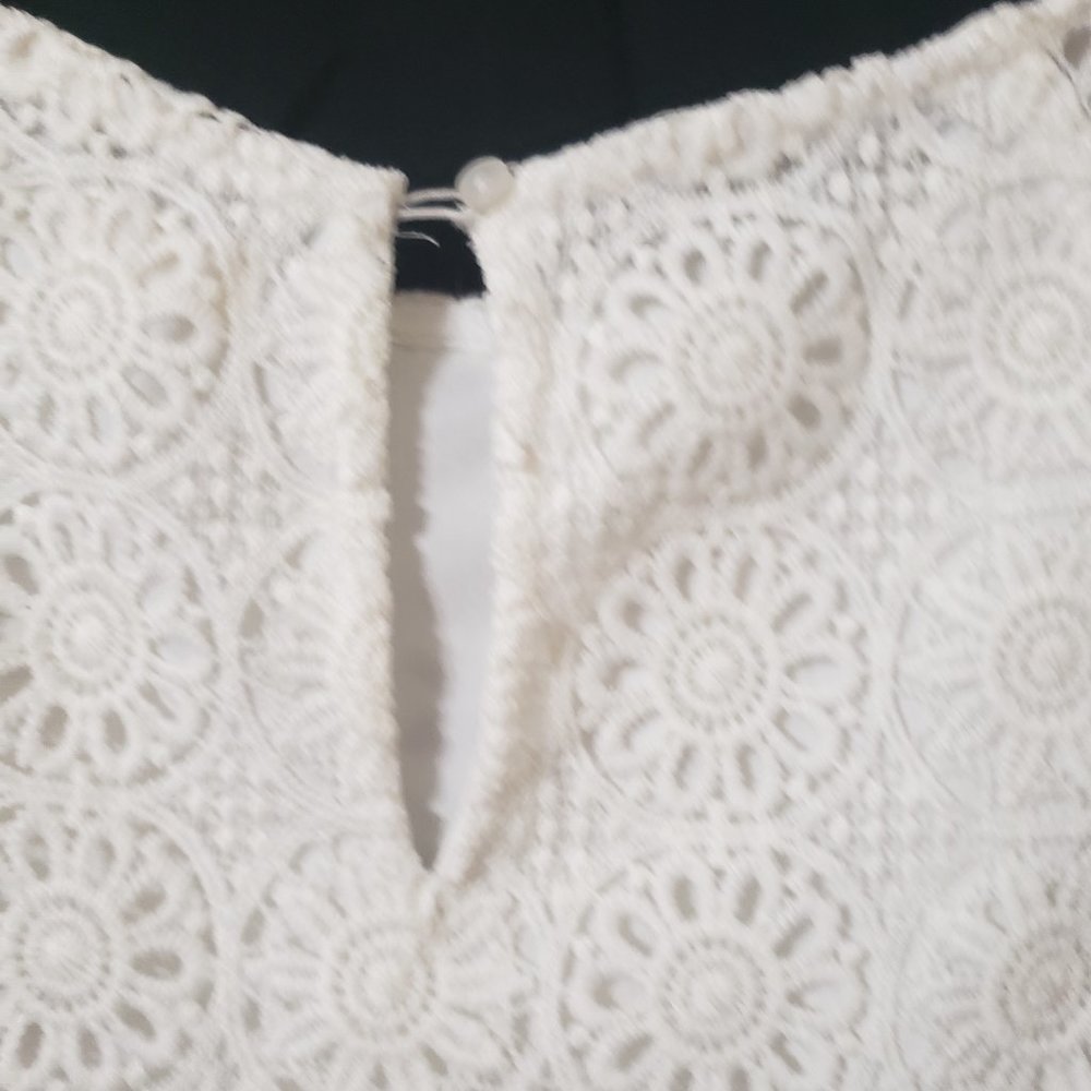 White Summer Mini Dress w/Crochet Accents by Hollister Size 3 - Picture 4 of 9